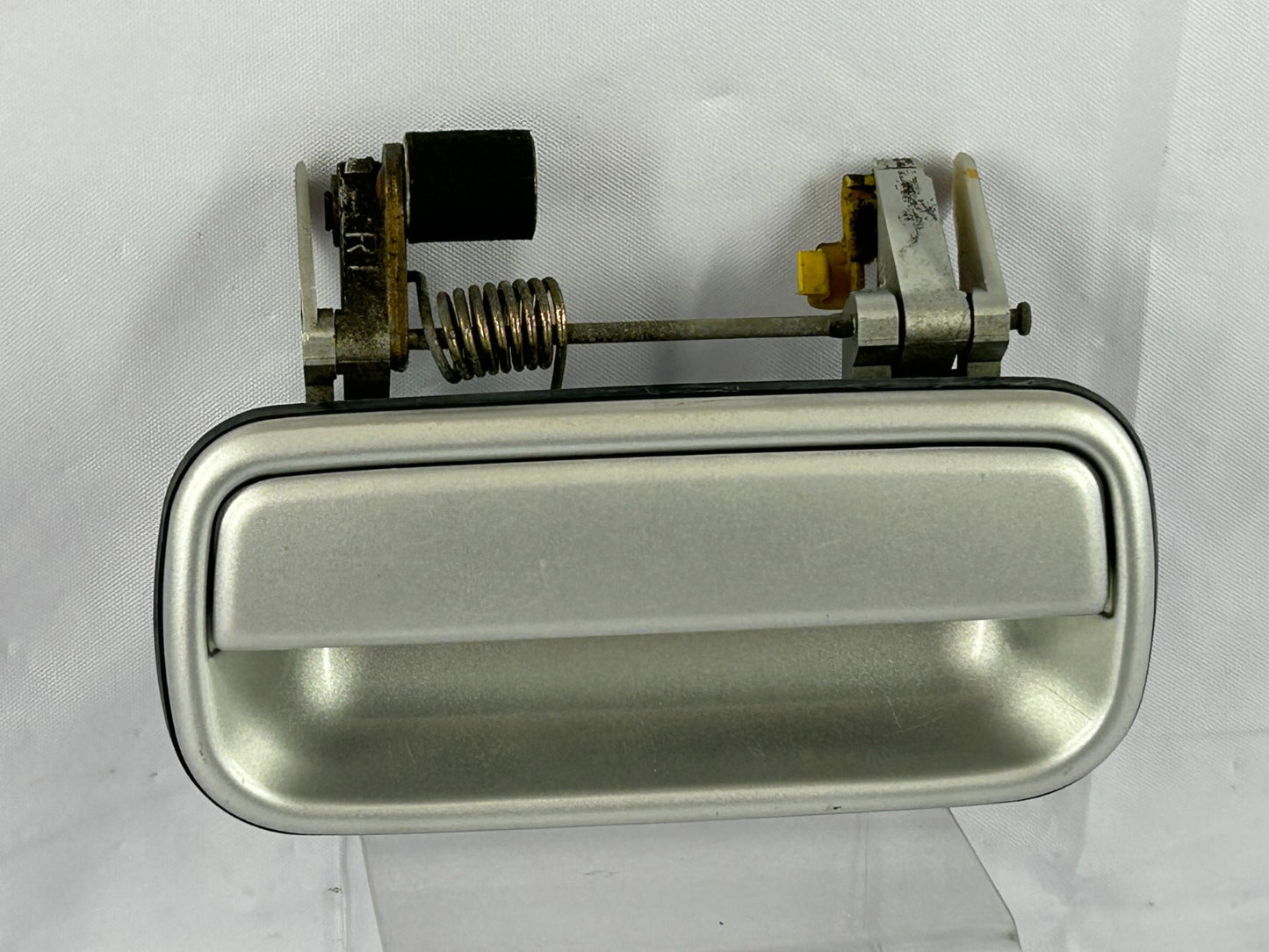 1998-2002 Toyota 4Runner Rear Left Side Exterior Door Handle OEM 69211-35020