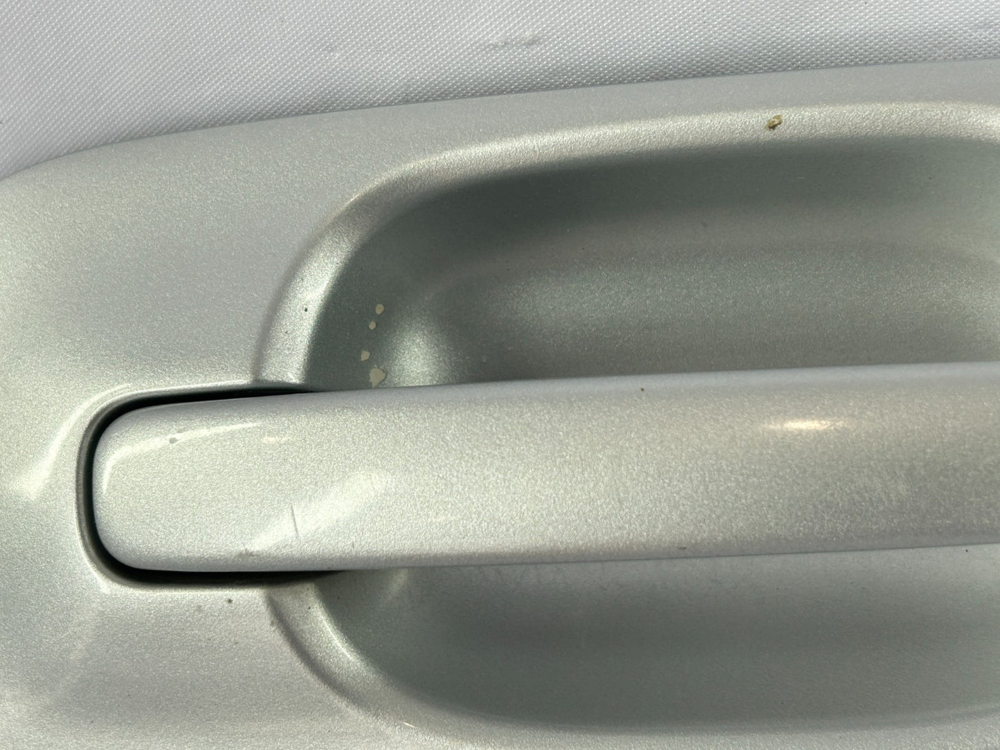 2002-2005 Subaru Impreza Rear Right Side Exterior Door Handle OEM 61022FE020TG