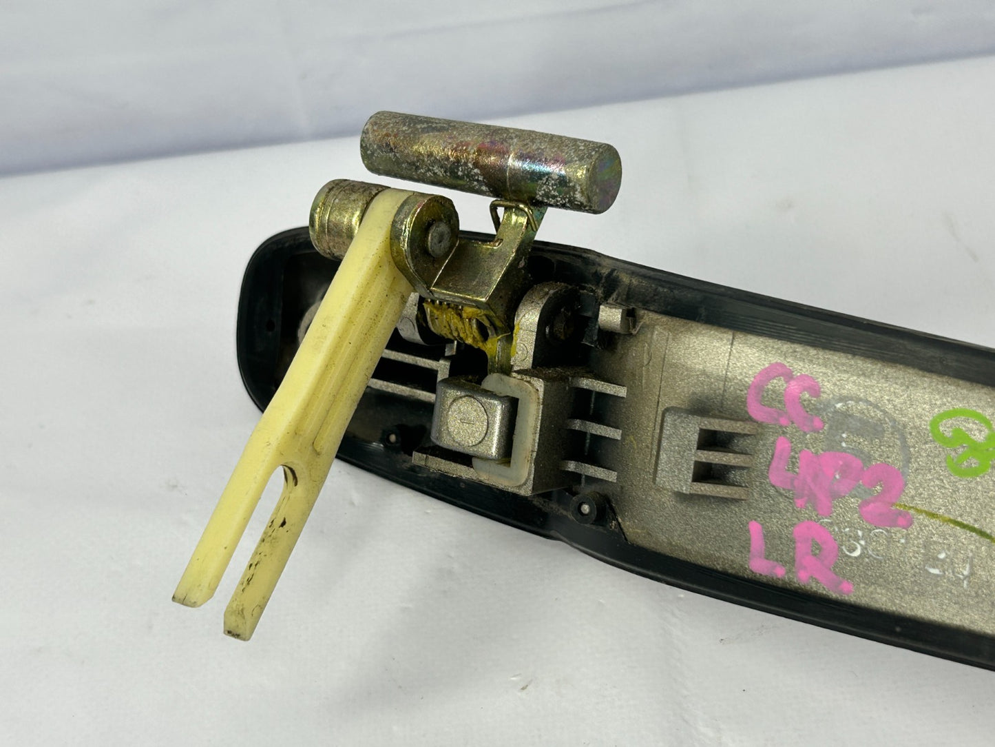 2000-2003 Lexus RX300 Rear Left Side Exterior Door Handle OEM 69240-48020-E0