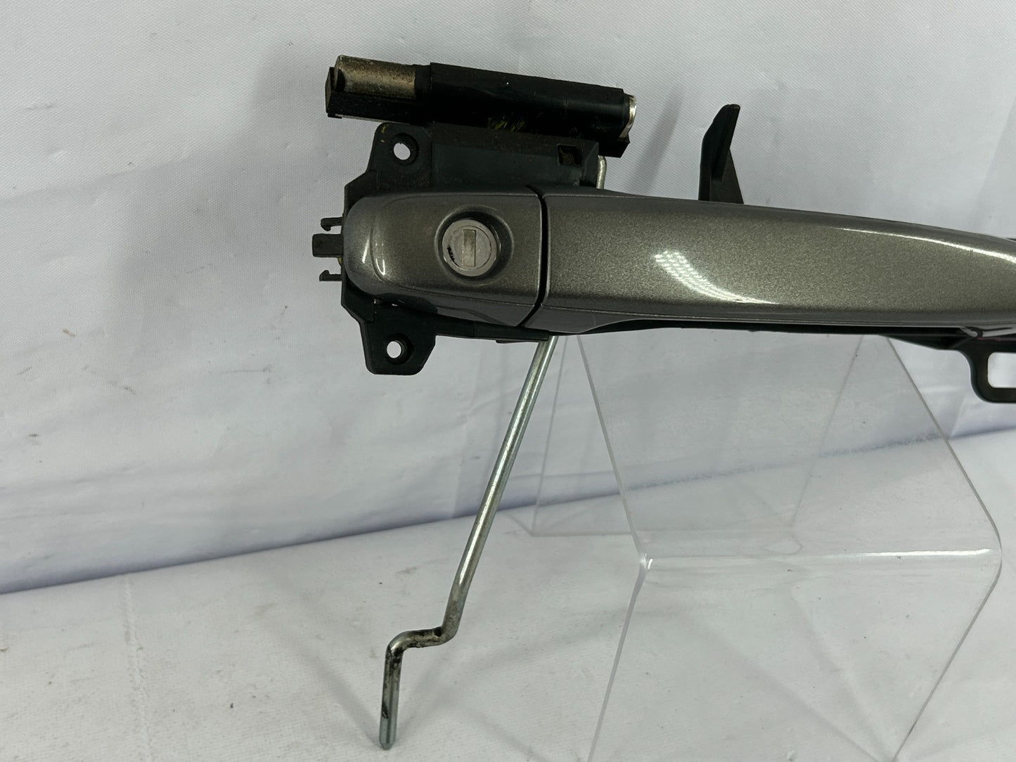 2004-2010 Toyota Sienna Front Right Side Exterior Door Handle OEM 69211-AE010