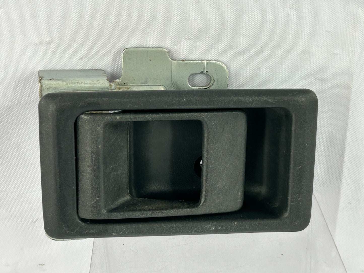 94-04 Land Rover Discovery Rear Right Side Interior Door Handle OEM DBP6532LNF