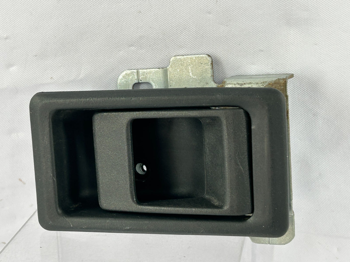 94-04 Land Rover Discovery Rear Left Side Interior Door Handle OEM DBP6533LNF