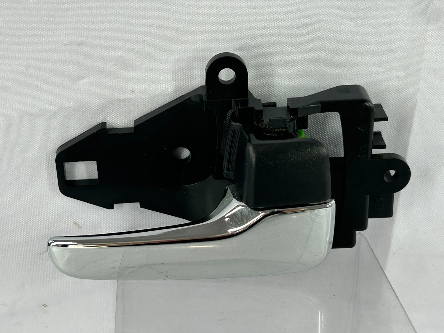 07-13 Mitsubishi Outlander Front Right Side Interior Door Handle OEM 5716A088XA