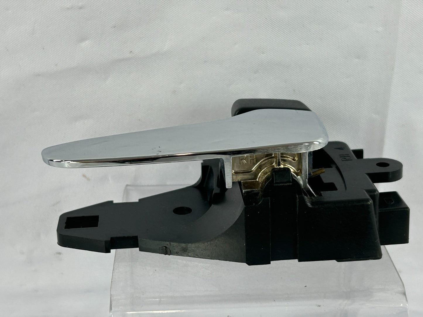 07-13 Mitsubishi Outlander Front Right Side Interior Door Handle OEM 5716A088XA
