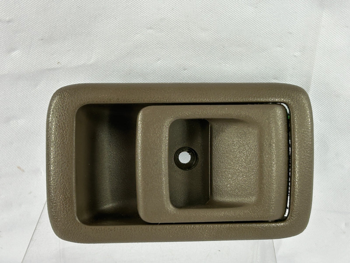 1996-1999 Toyota 4Runner Front Right Interior Door Handle OEM 69205-10070-E0
