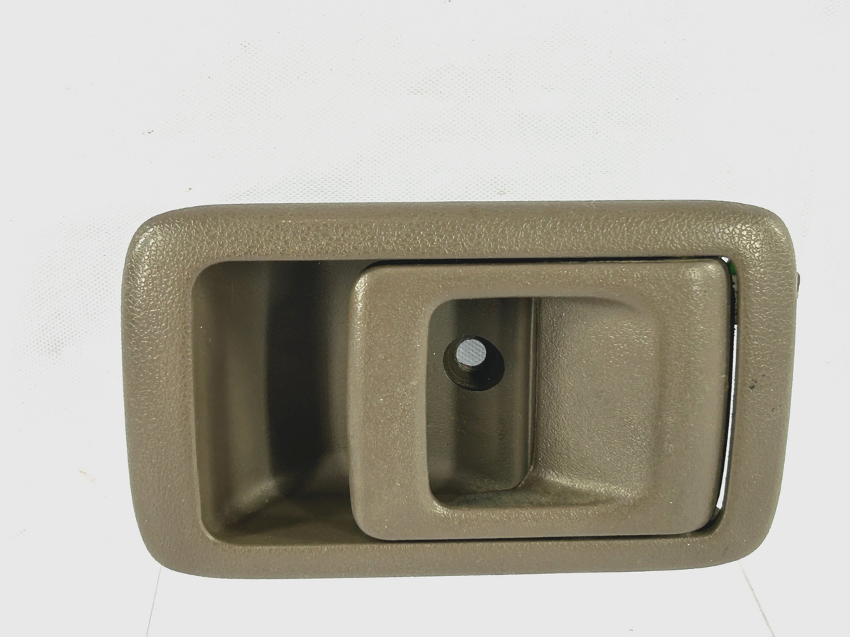 1996-1999 Toyota 4Runner Rear Right Interior Door Handle OEM 69205-10070-E0