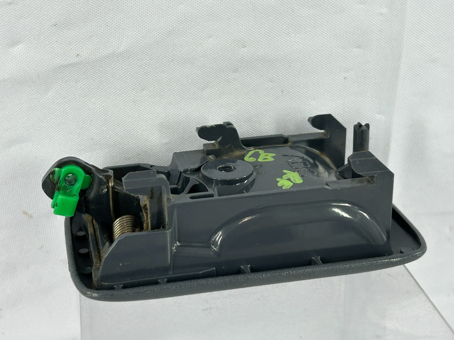 98-02 Toyota 4Runner Front Right Interior Door Handle Grey OEM 69205-10070-E2