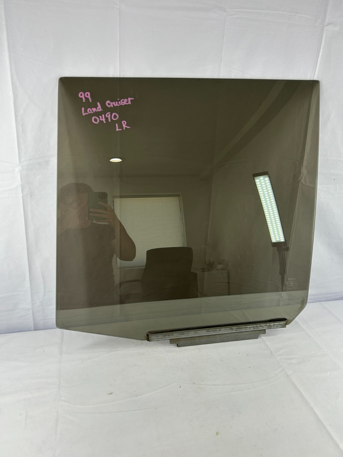 1998-2004 Toyota Land Cruiser Rear Left Side Door Window Glass OEM 68114-60170