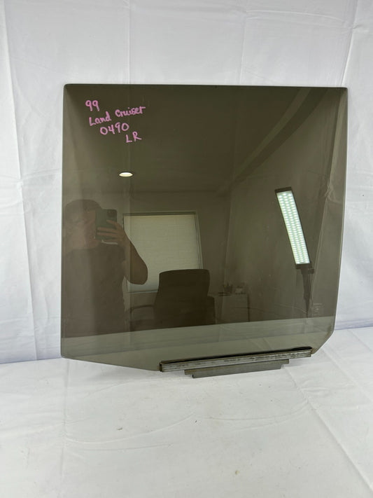 1998-2004 Toyota Land Cruiser Rear Left Side Door Window Glass OEM 68114-60170