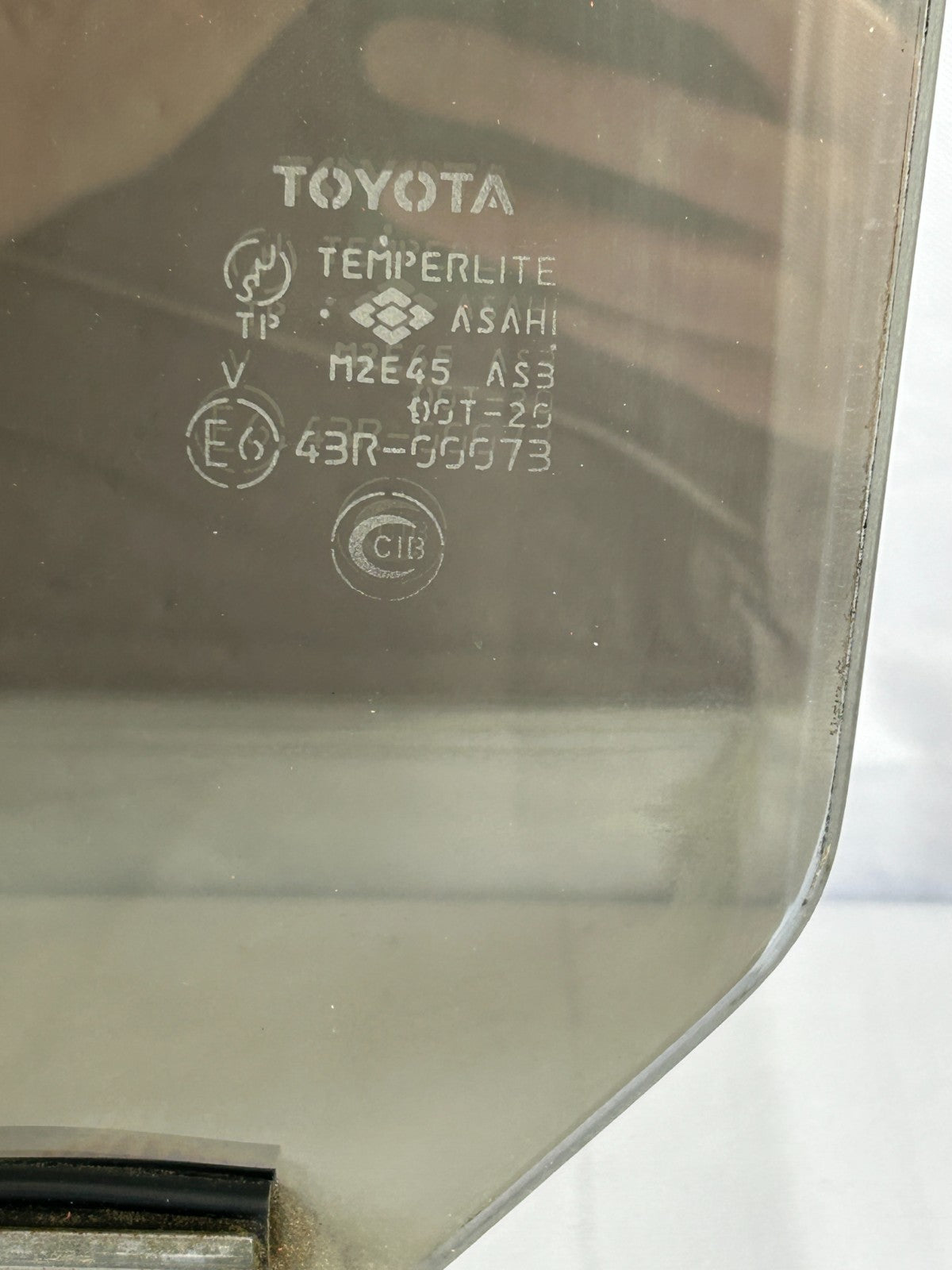 1998-2004 Toyota Land Cruiser Rear Left Side Door Window Glass OEM 68114-60170
