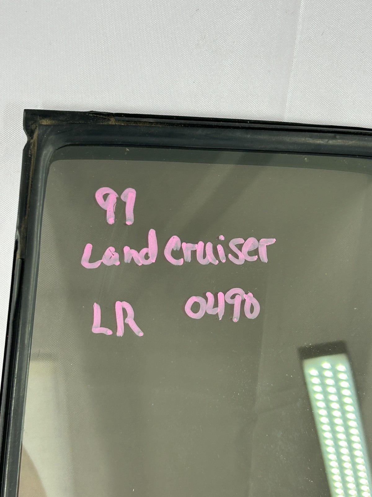 98-02 Toyota Land Cruiser Rear Left Vent Glass Quarter Window OEM 68124-60160