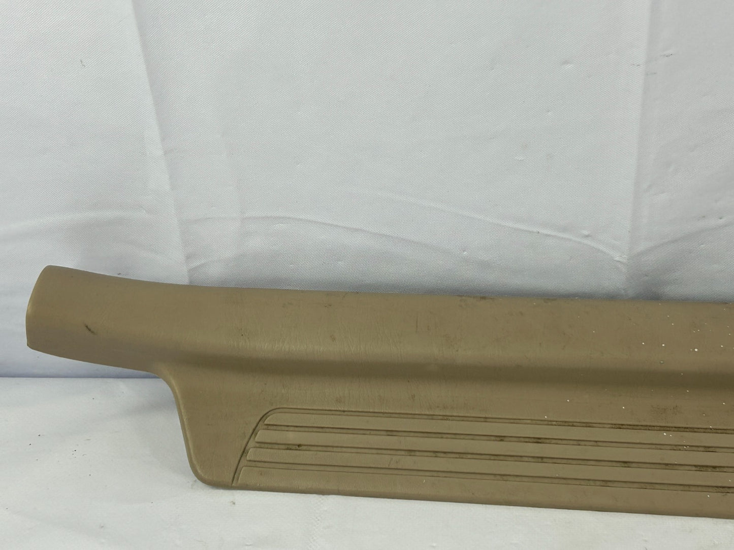 98-03 Toyota Land Cruiser Front Right Door Scuff Plate Beige OEM 67913-60040-A0