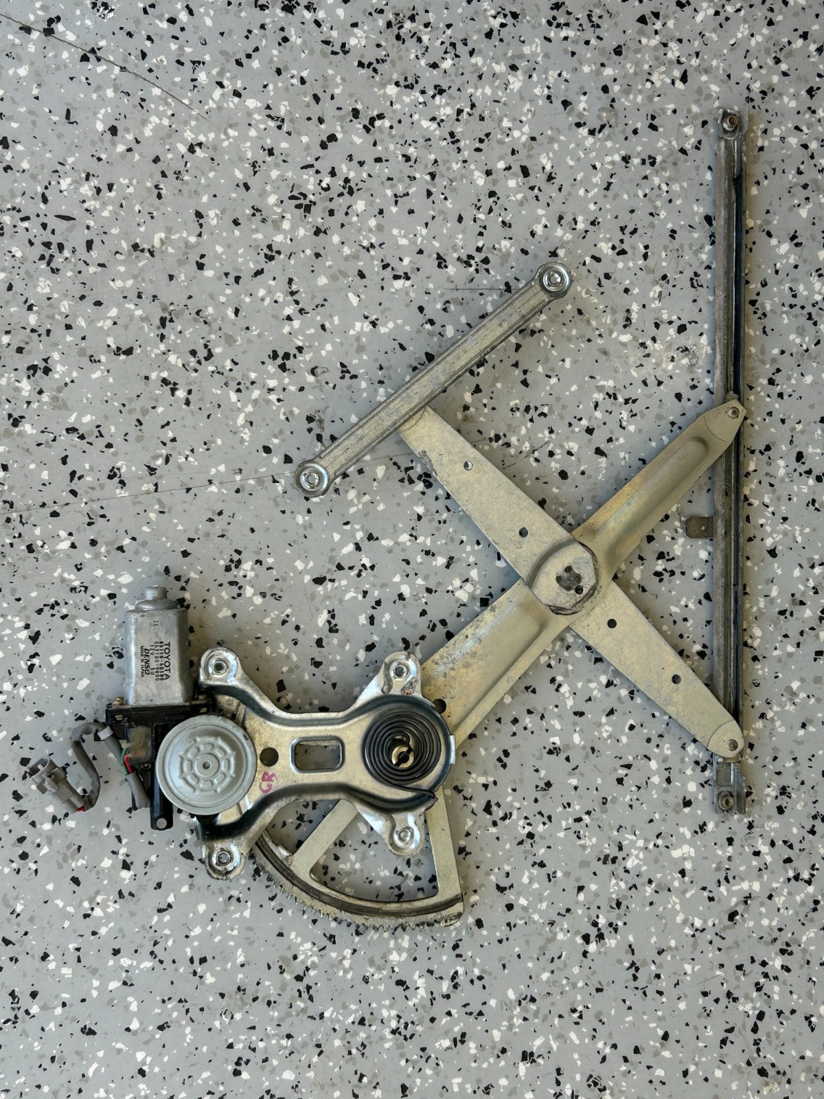 1998-2001 Toyota Land Cruiser Front Right Window Regulator Motor OEM 85710-60100