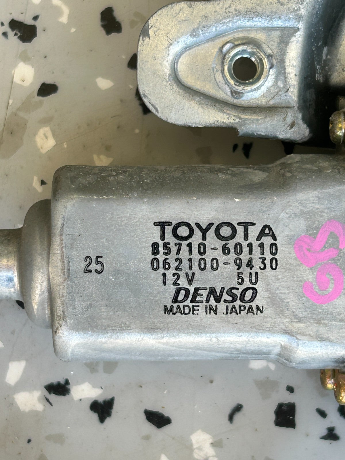 98-00 Toyota Land Cruiser Rear Left Power Window Regulator Motor OEM 85710-60110
