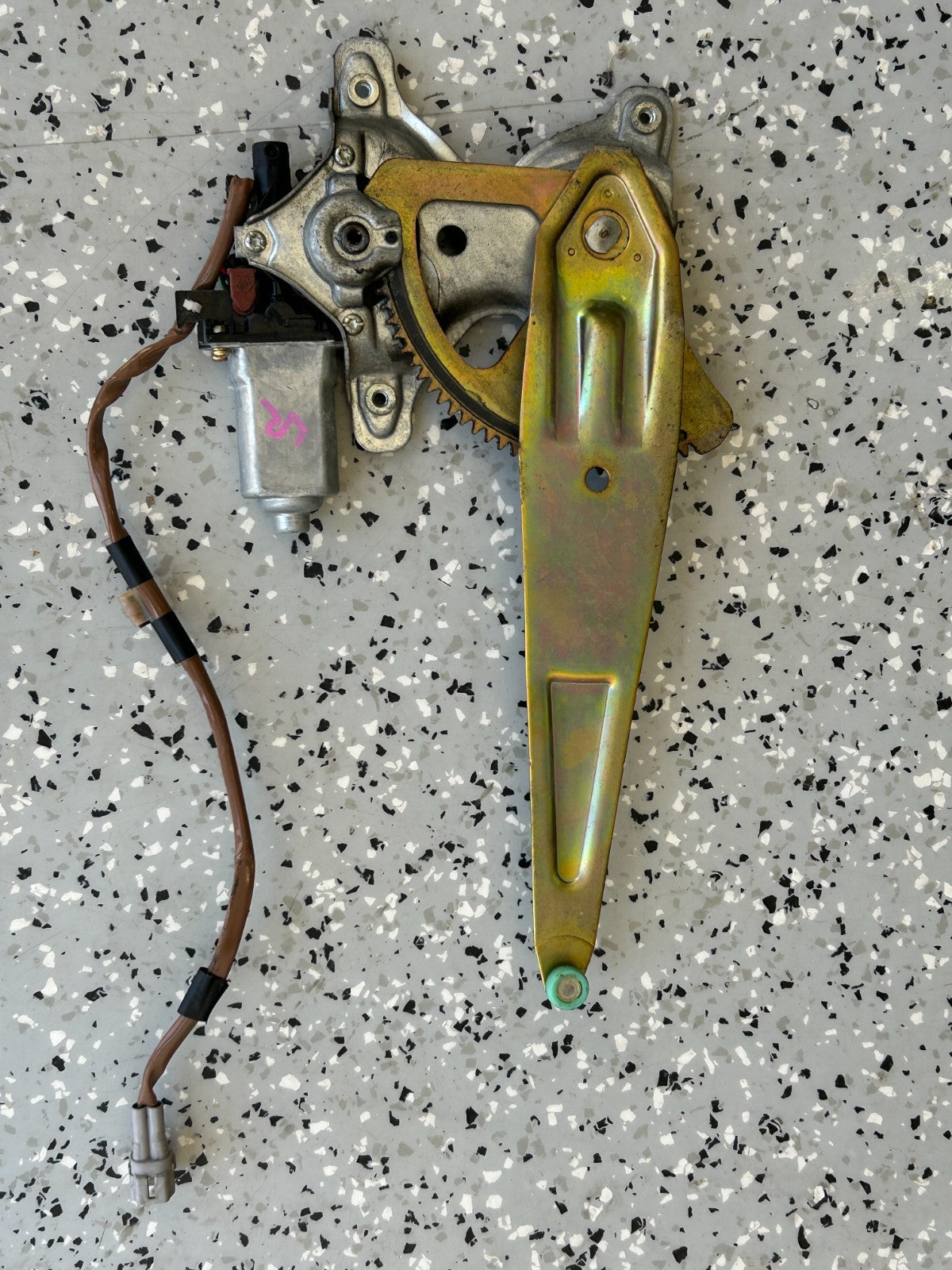 98-00 Toyota Land Cruiser Rear Left Power Window Regulator Motor OEM 85710-60110