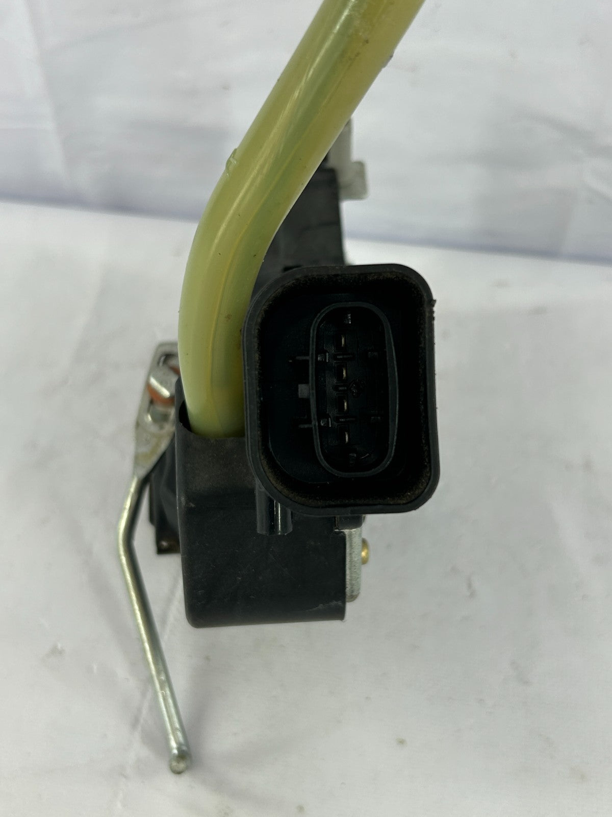98-07 Toyota Land Cruiser Rear Right Door Lock Latch Actuator OEM 69050-60060