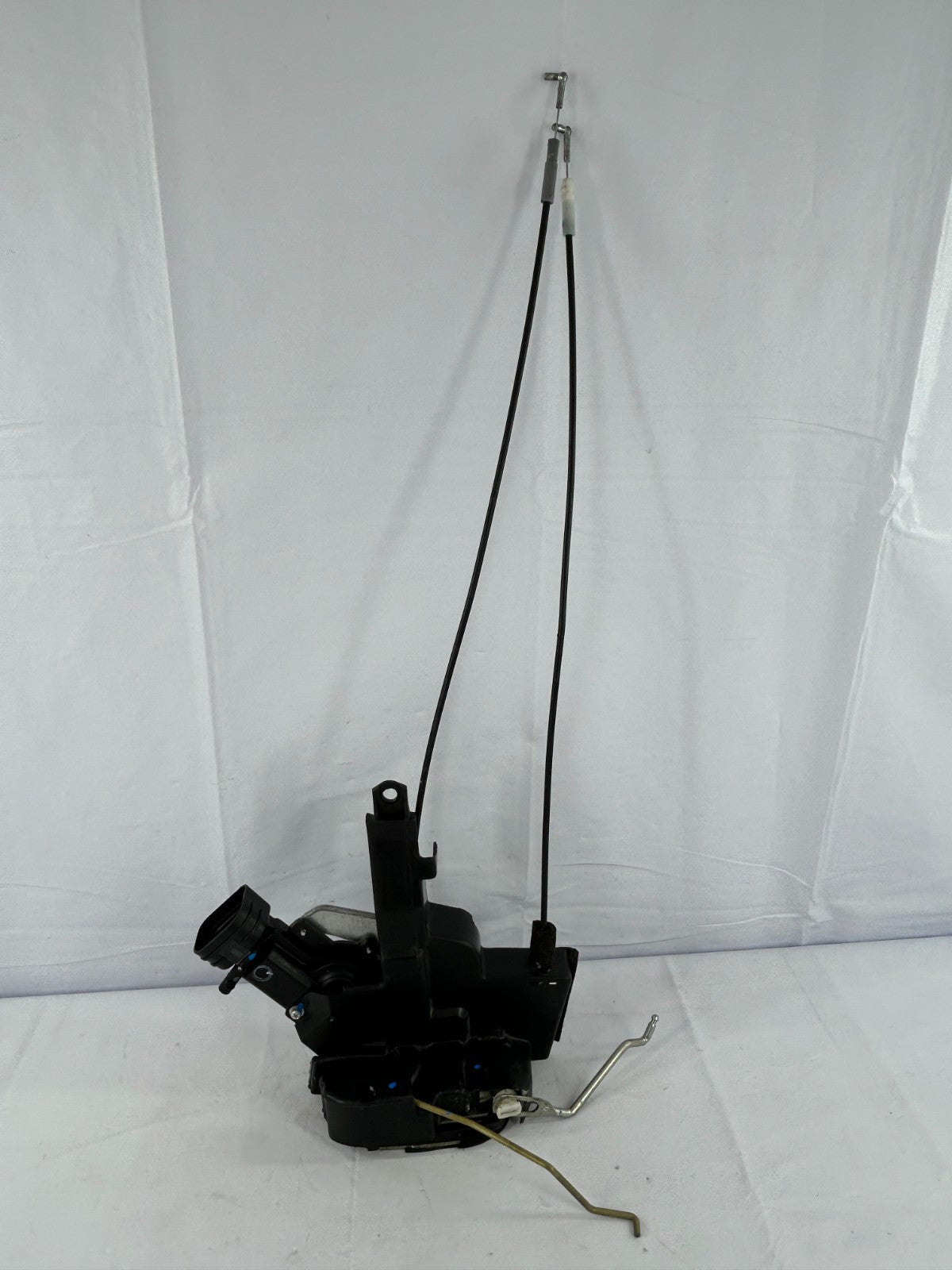 98-07 Toyota Land Cruiser Front Left Door Lock Latch Actuator OEM 69040-60081