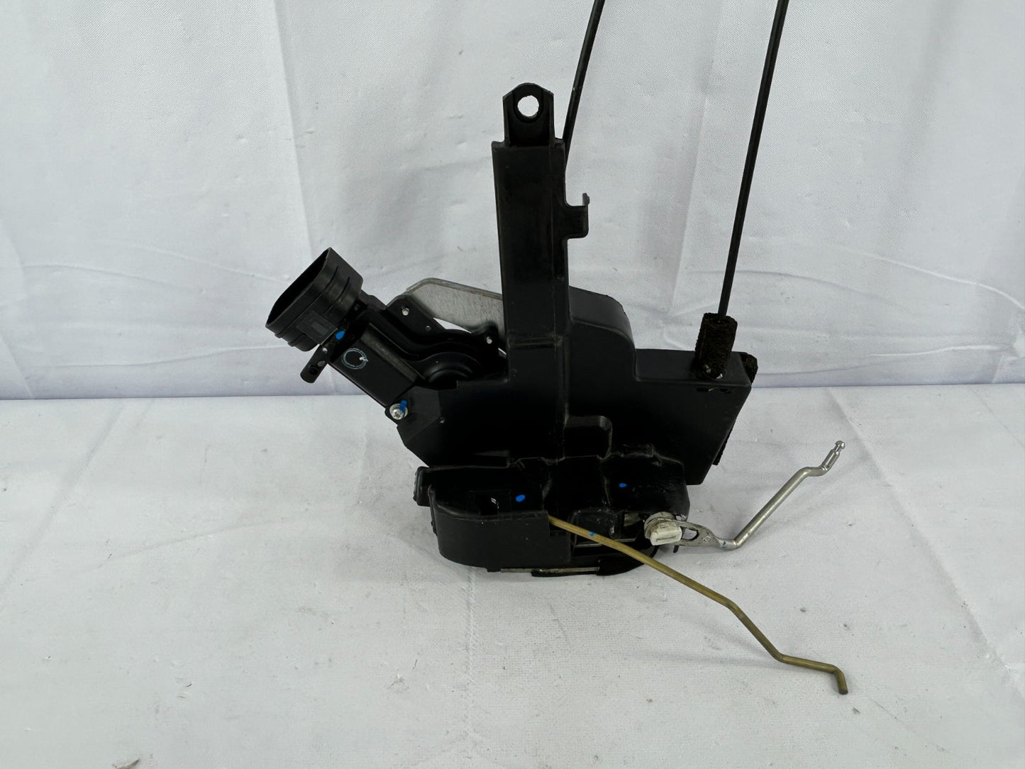 98-07 Toyota Land Cruiser Front Left Door Lock Latch Actuator OEM 69040-60081