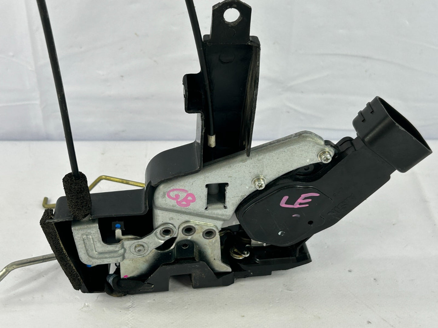 98-07 Toyota Land Cruiser Front Left Door Lock Latch Actuator OEM 69040-60081