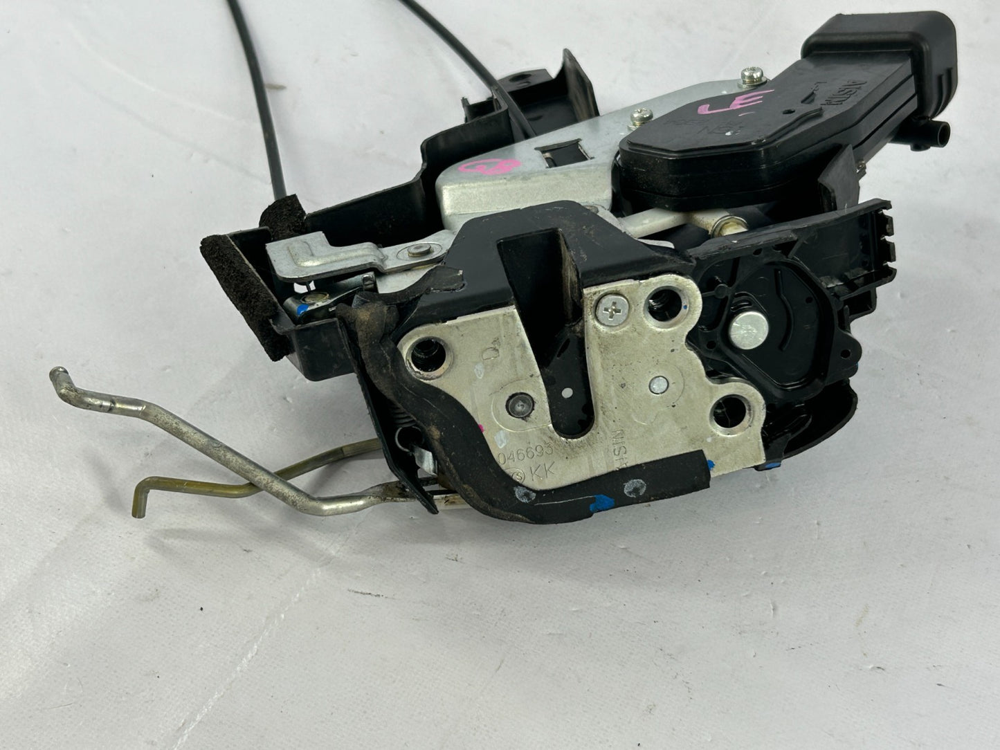 98-07 Toyota Land Cruiser Front Left Door Lock Latch Actuator OEM 69040-60081