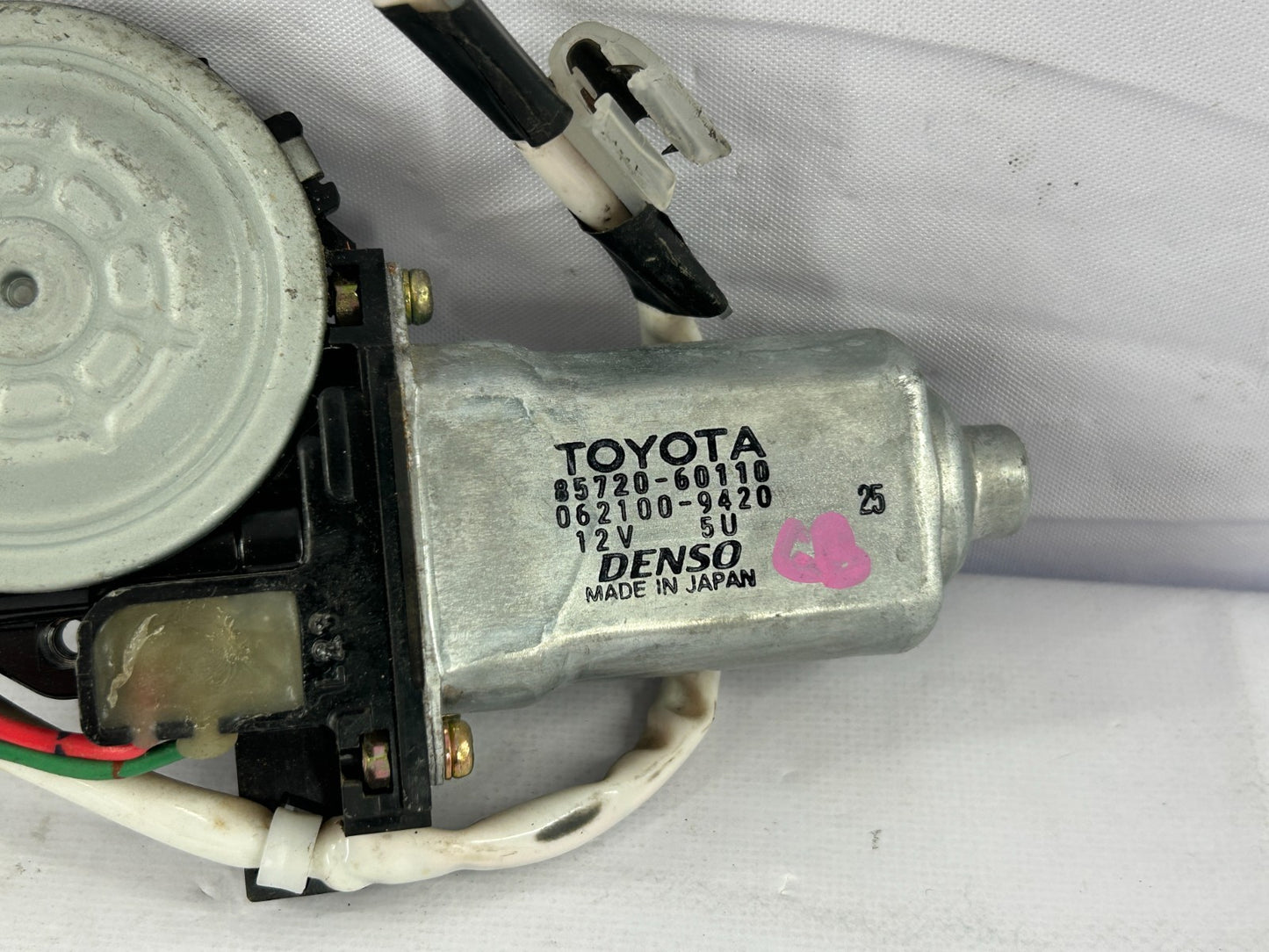 98-01 Toyota Land Cruiser Rear Right Door Window Regulator Motor OEM 85720-60110