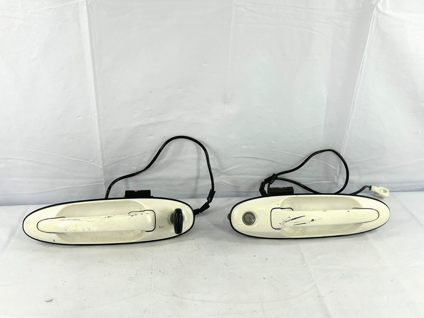 1998-2007 Toyota Land Cruiser Front LH & RH Exterior Door Handles OE 69220-60070