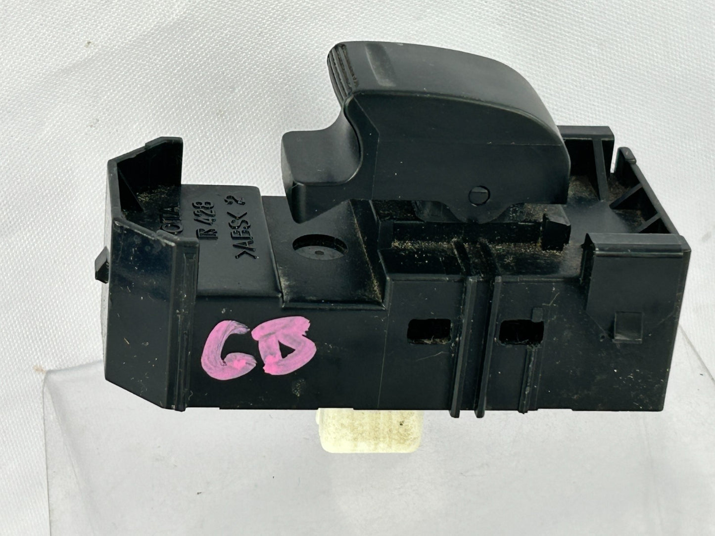 1998-2001 Toyota Land Cruiser Rear Right Door Window Switch OEM 84810-60050