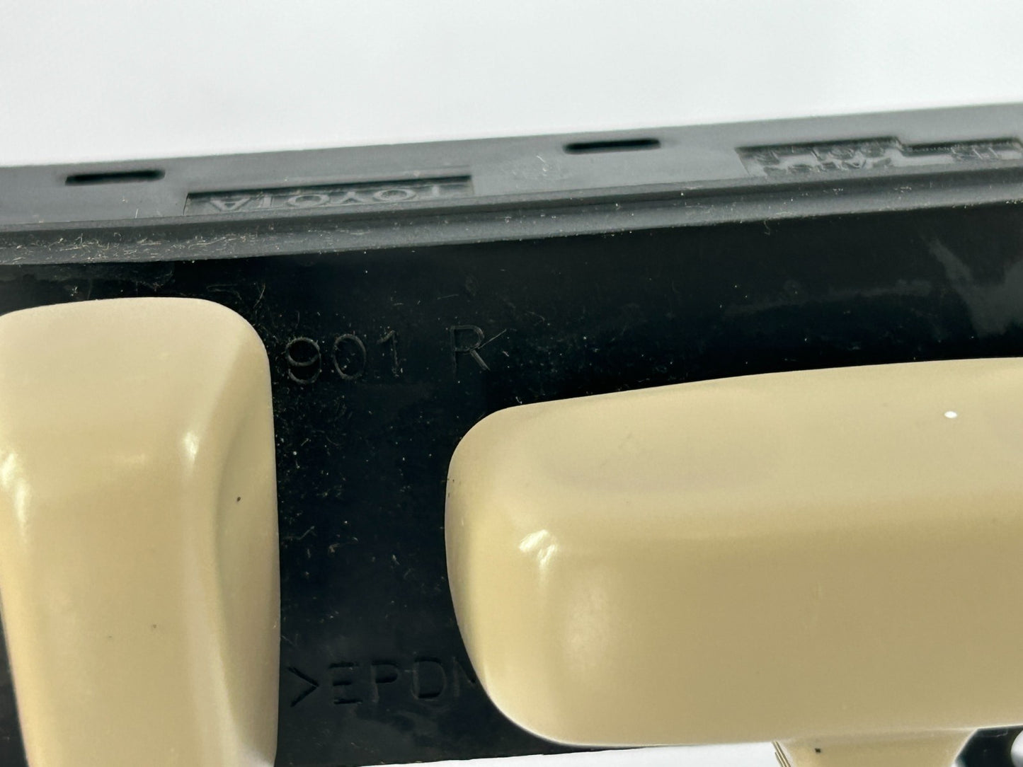 98-07 Toyota Land Cruiser Front Right Seat Position Switch Beige OEM 84922-60090