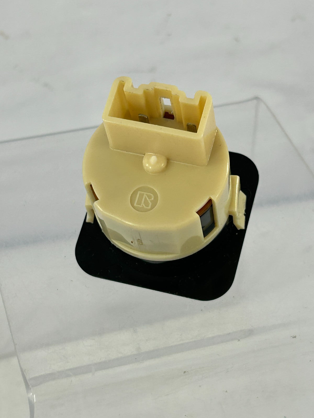 1998-2003 Toyota Land Cruiser Differential Lock Switch Button OEM 84725-60030