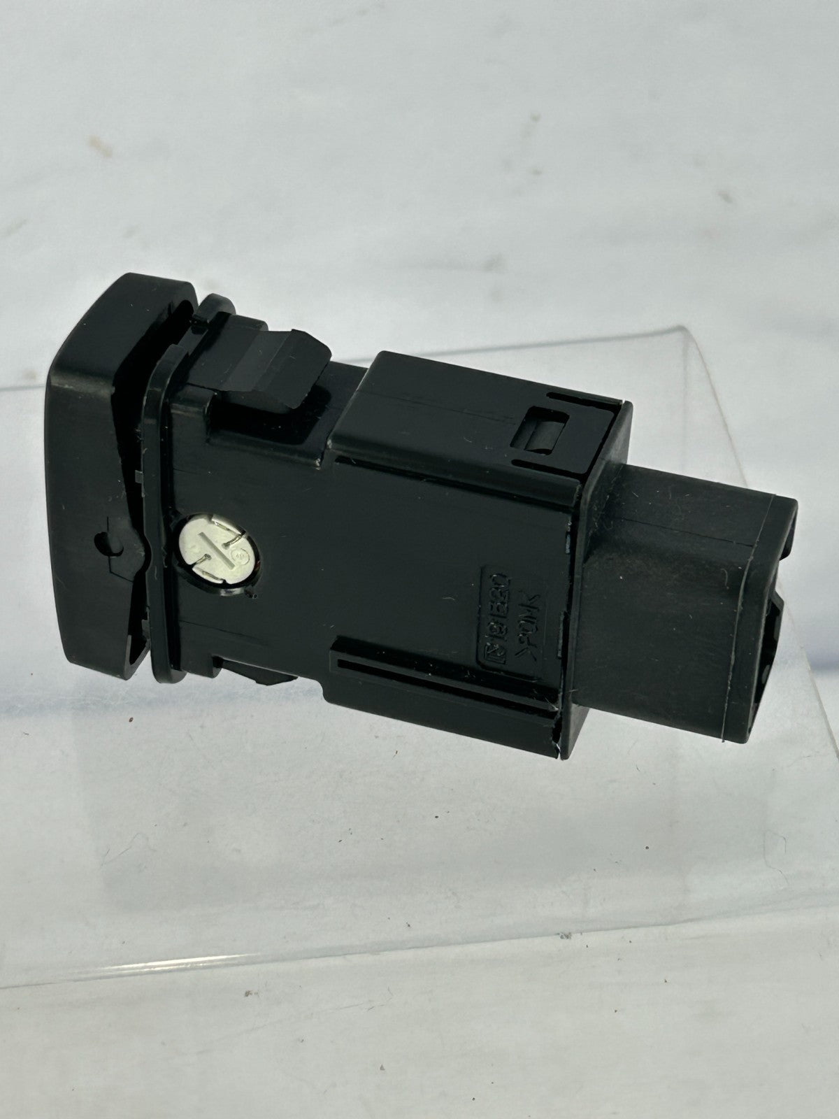 98-07 Toyota Land Cruiser Right Power Rear Vent Window Switch OEM 84835-60010