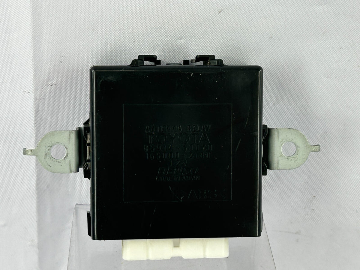 1998-2007 Toyota Land Cruiser Motor Antenna Relay Control Module OEM 85914-60070