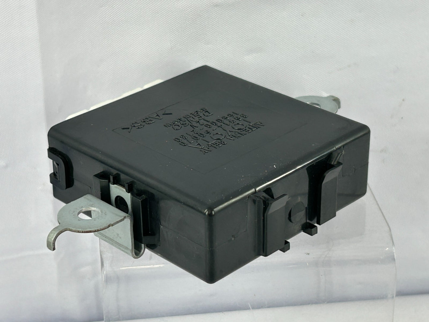 1998-2007 Toyota Land Cruiser Motor Antenna Relay Control Module OEM 85914-60070
