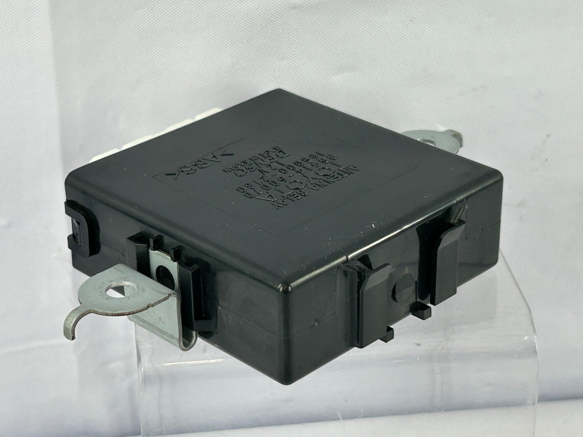 1998-2007 Toyota Land Cruiser Motor Antenna Relay Control Module OEM 85914-60070