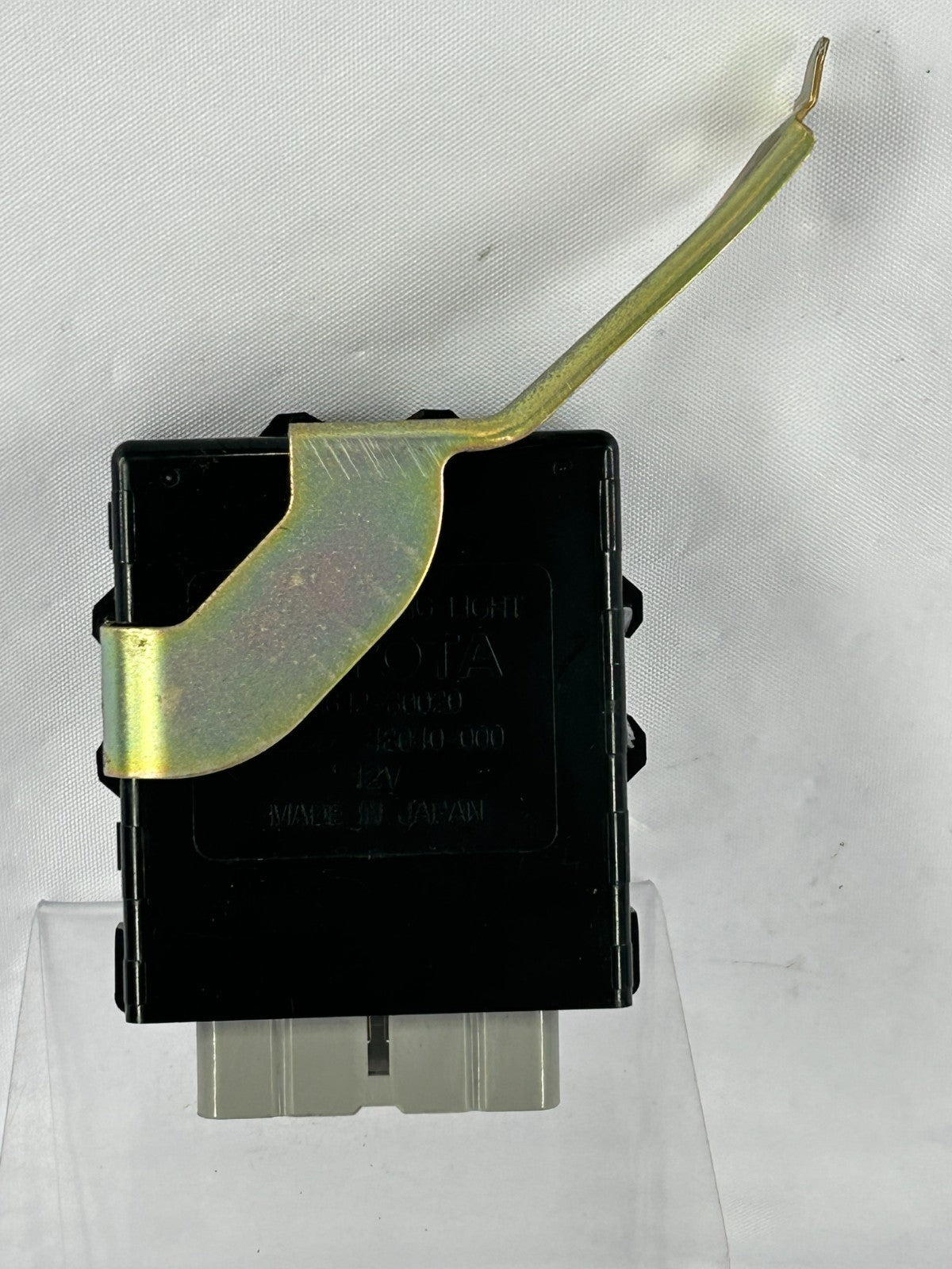 1998-2002 Toyota Land Cruiser Running Light Relay Control Module OEM 82642-30020