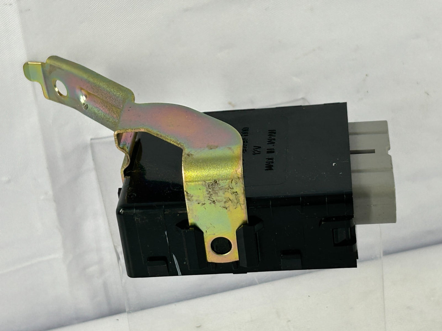 1998-2002 Toyota Land Cruiser Running Light Relay Control Module OEM 82642-30020
