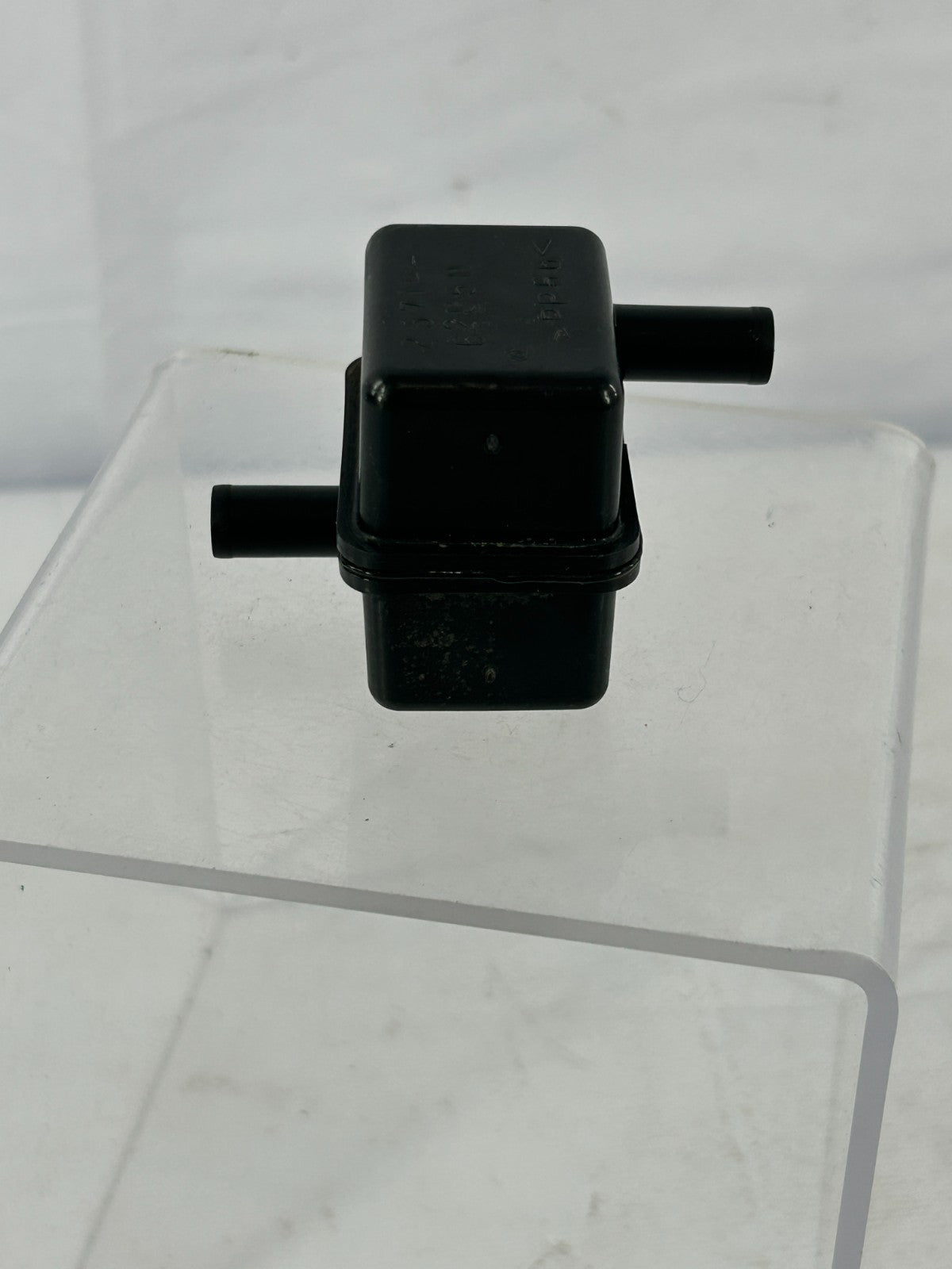 1999 Toyota Land Cruiser Vacuum Surge Tank Switch Valve OEM 25719-62050