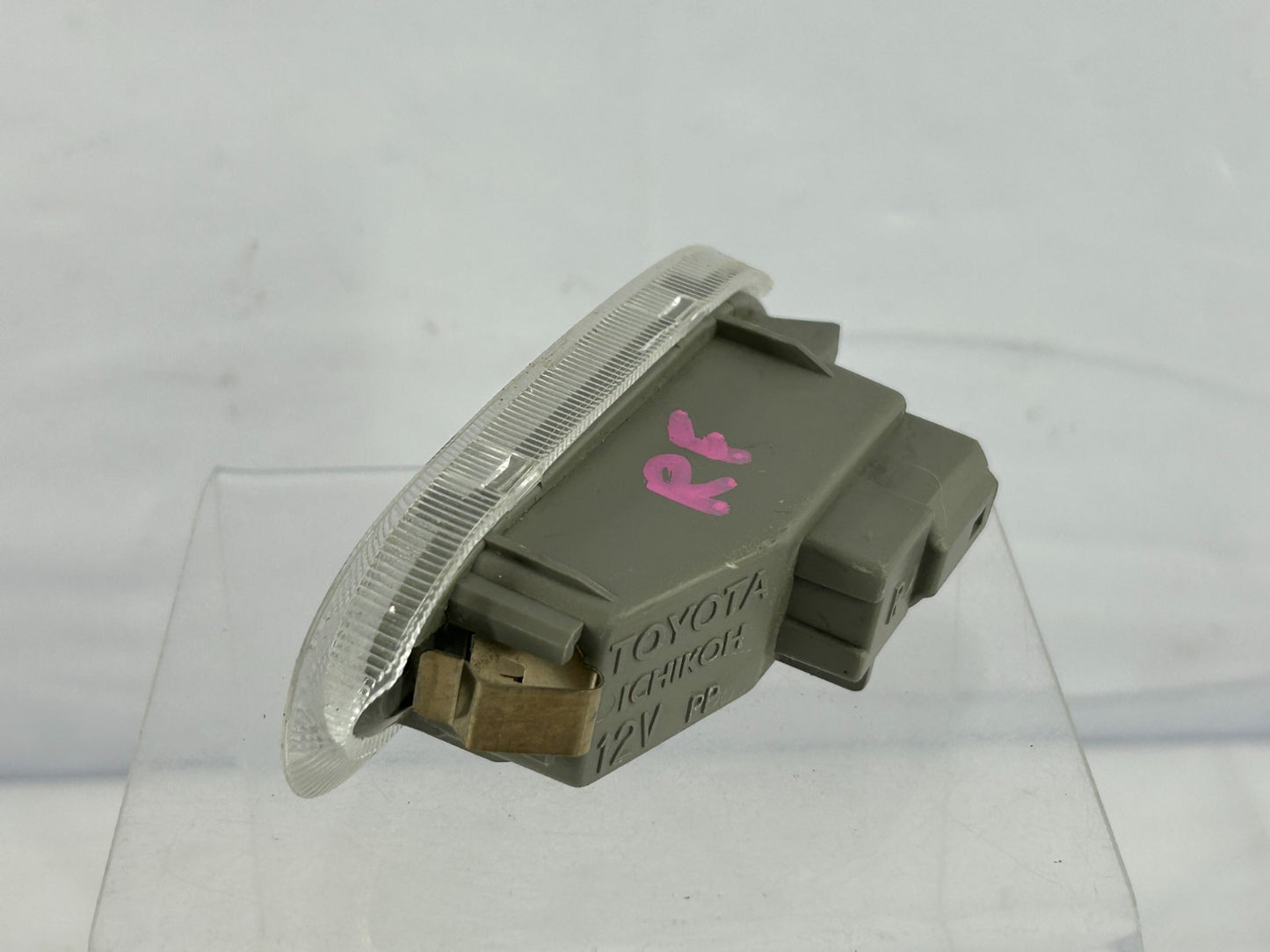 1998-2007 Toyota Land Cruiser Front Right Courtesy Lamp Light OEM 81230-33010
