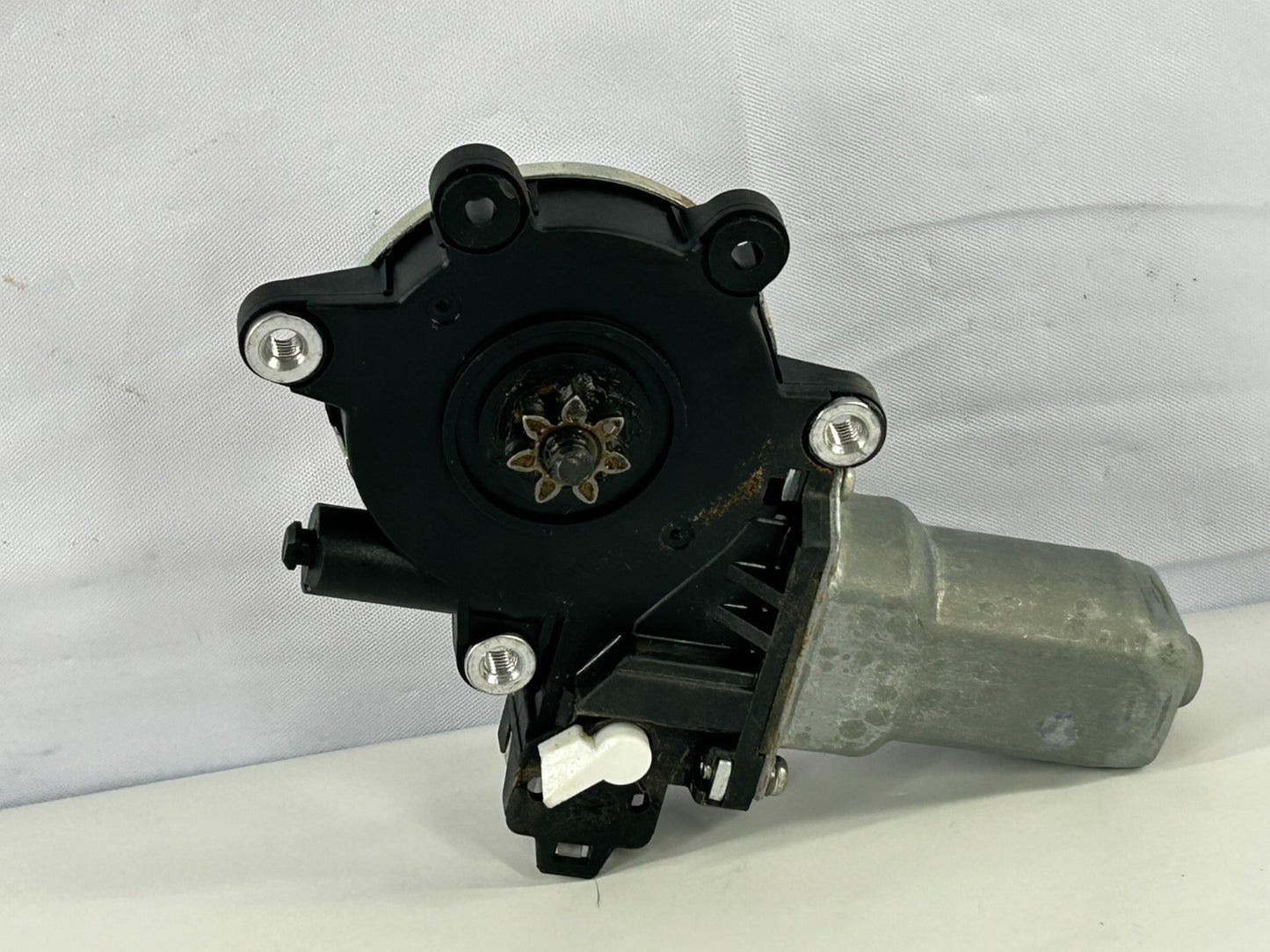 2005-2009 Subaru Legacy Outback Front Right Side Window Motor OEM 61188AG00A