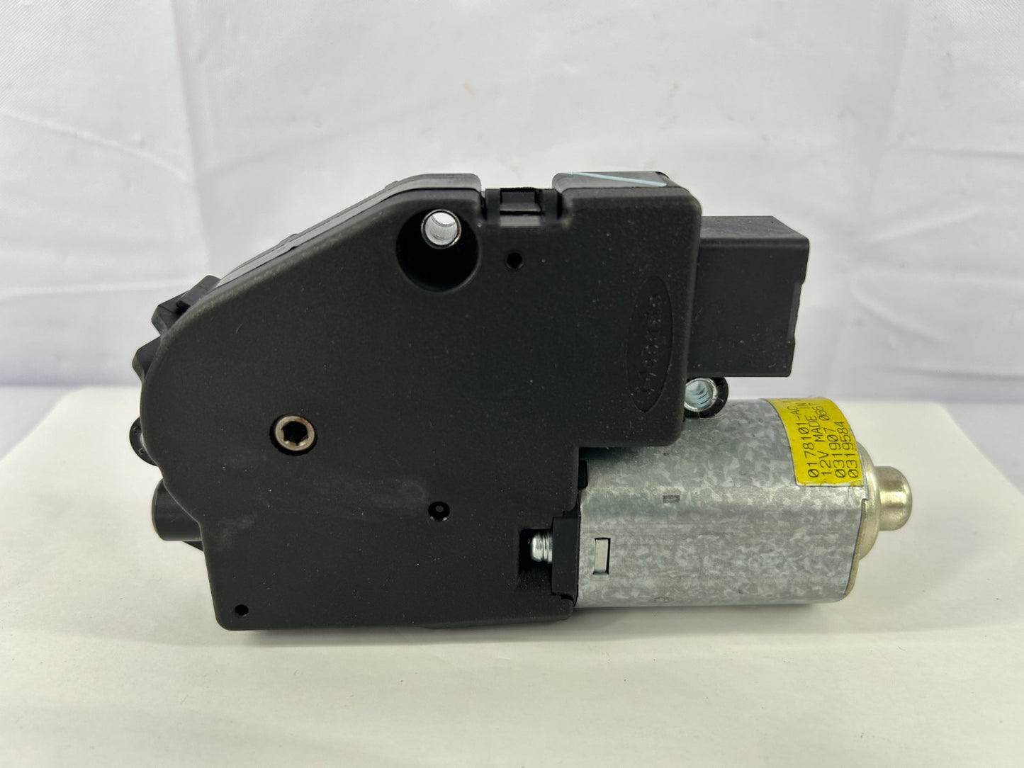 2005-2009 Subaru Legacy SEDAN Sunroof Moonroof Sliding Motor OEM 65450AG01A
