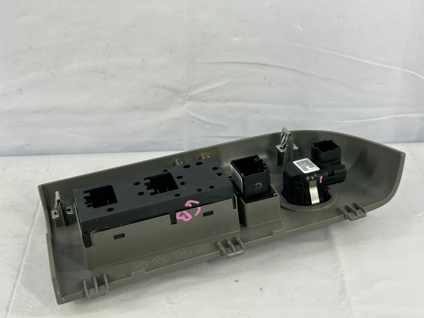 04-08 Ford F-150 Front Left Driver Side Window Switch Bezel OEM 5L1Z-14529-AA