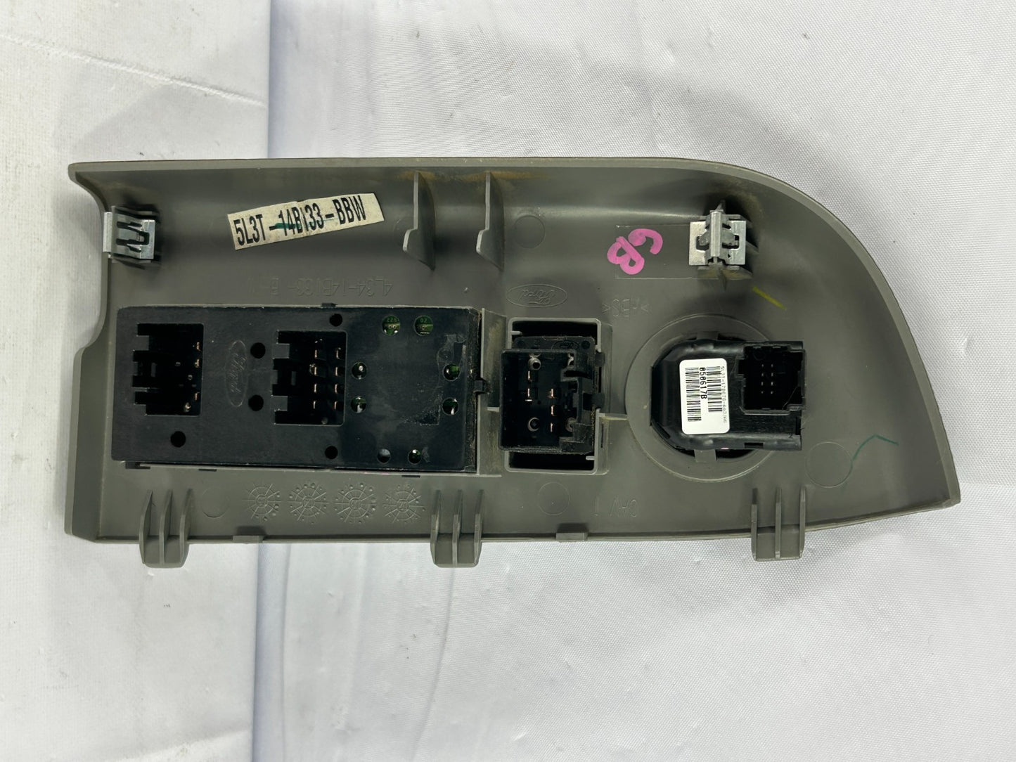 04-08 Ford F-150 Front Left Driver Side Window Switch Bezel OEM 5L1Z-14529-AA