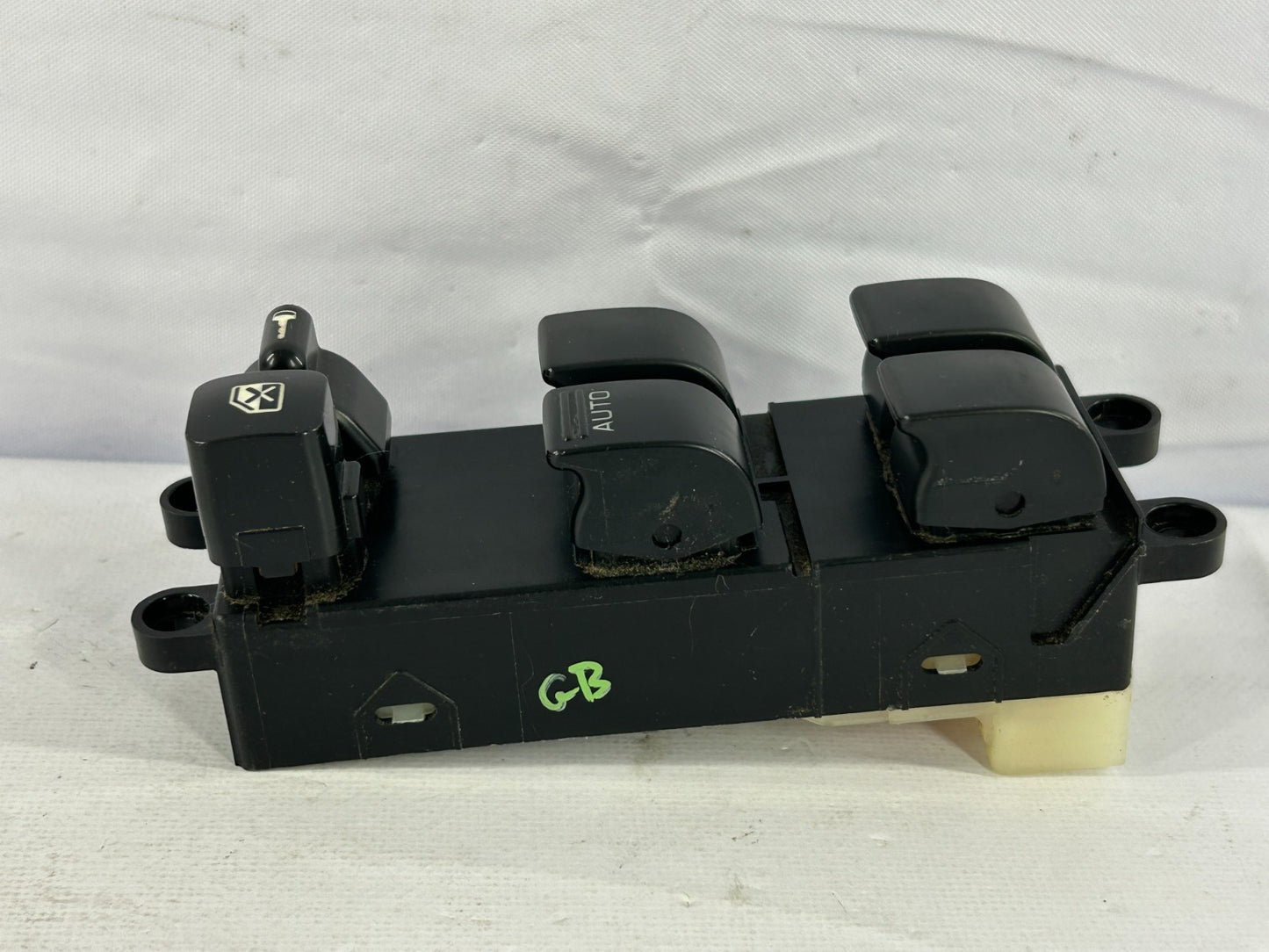 98-02 Subaru Forester Left Front Master Window Control Switch OEM 83081FC000