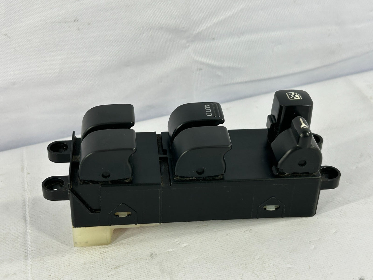 98-02 Subaru Forester Left Front Master Window Control Switch OEM 83081FC000