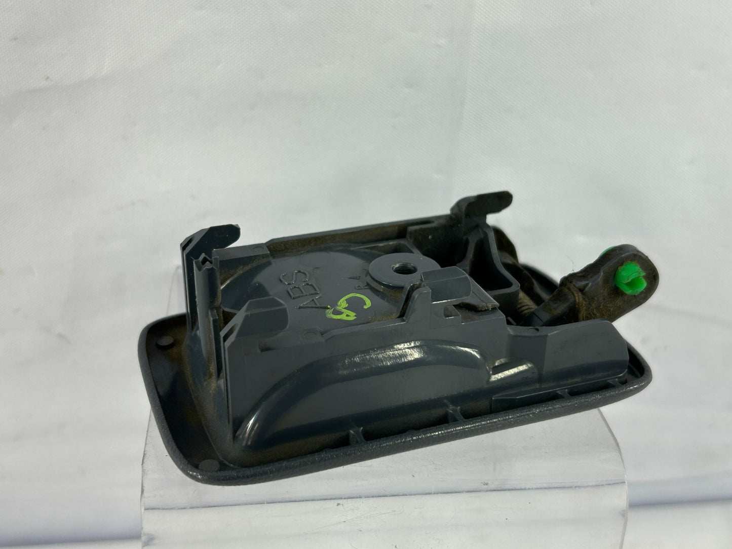 1998-2002 Toyota 4Runner Front Right Side Door Inside Handle OEM 69205-10070-E2