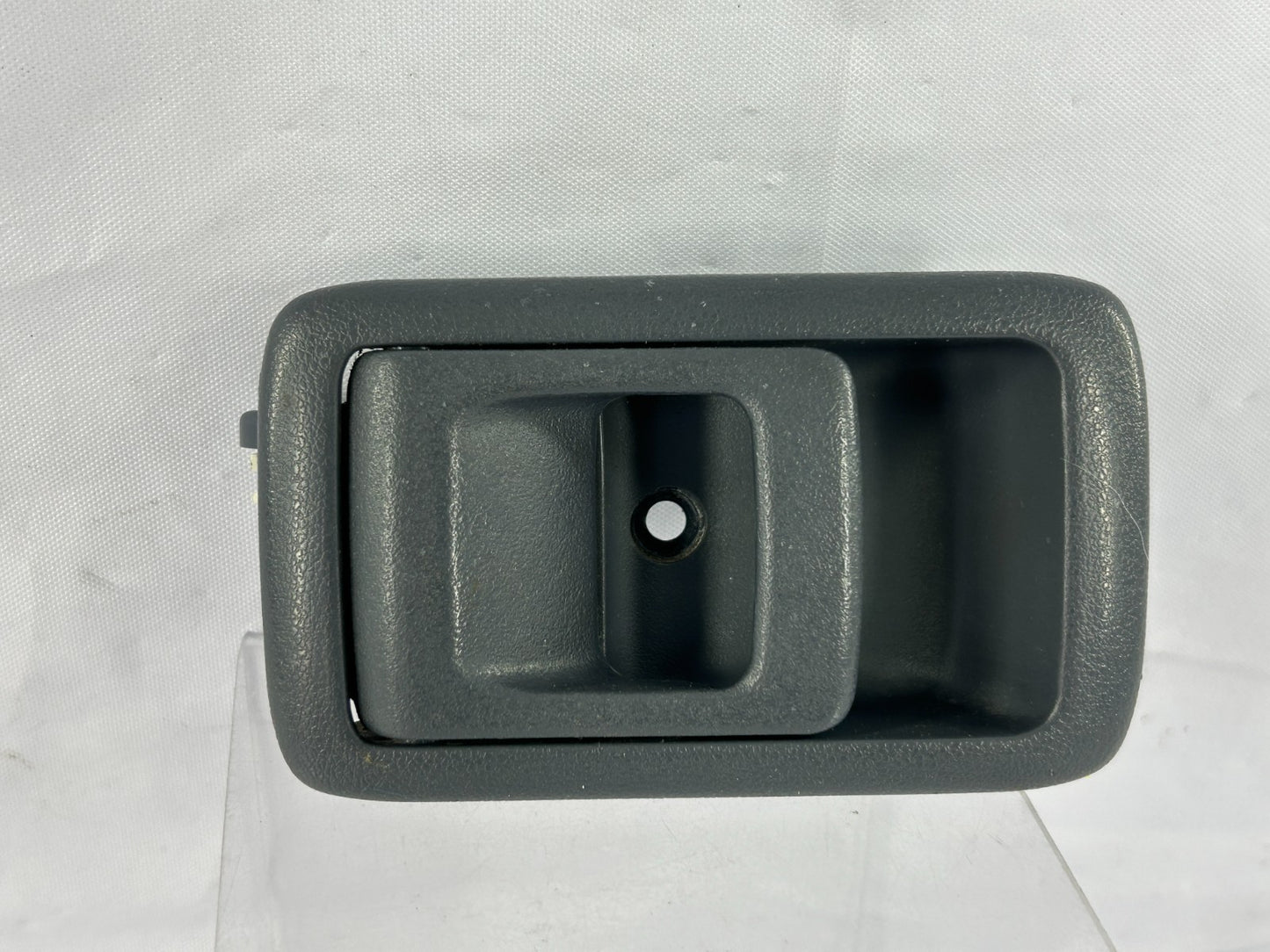 96-02 Toyota 4Runner Front Left Inner Door Handle Pull Gray OEM 69206-10070-B1