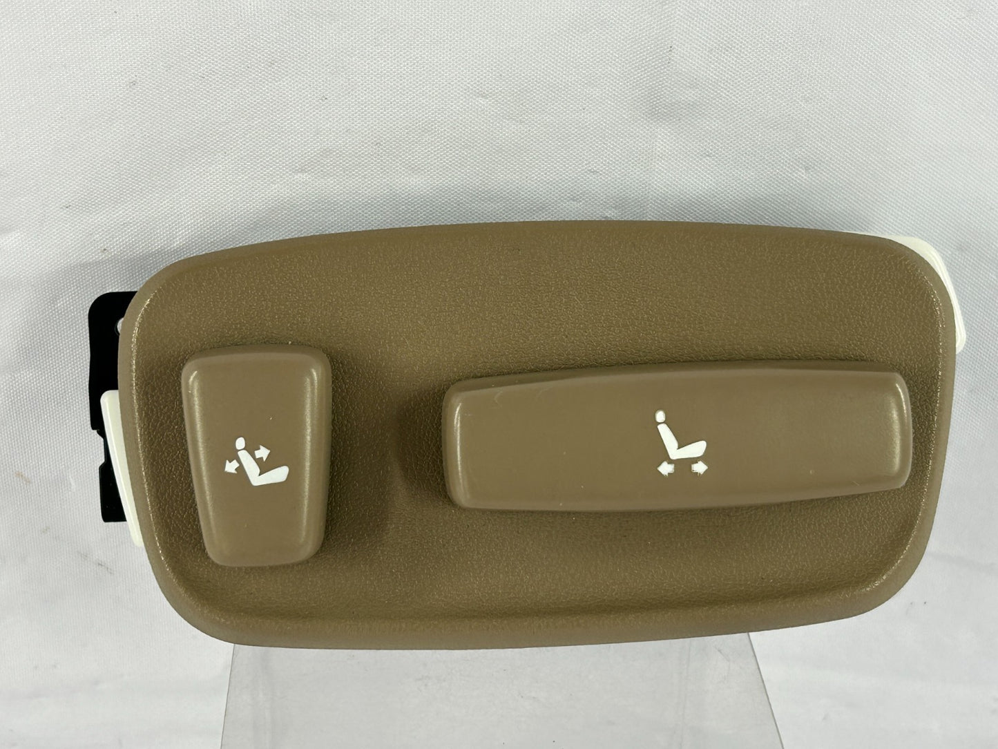 01-04 Toyota Sequoia Front Right Power Seat Control Switches OEM 84922-34010