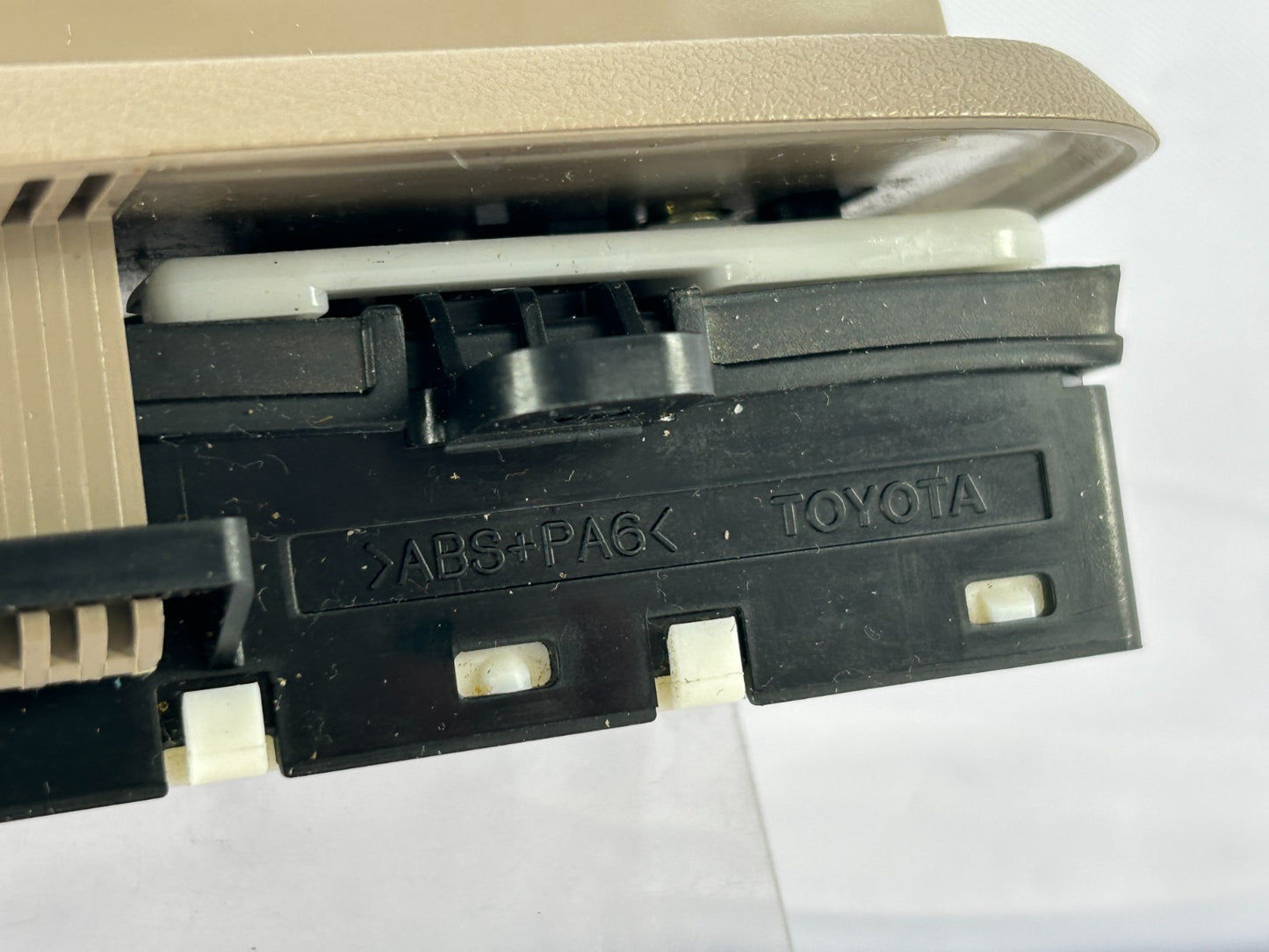 01-04 Toyota Sequoia Front Right Power Seat Control Switches OEM 84922-34010