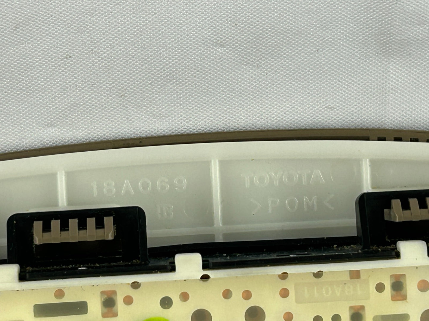 01-04 Toyota Sequoia Front Right Power Seat Control Switches OEM 84922-34010