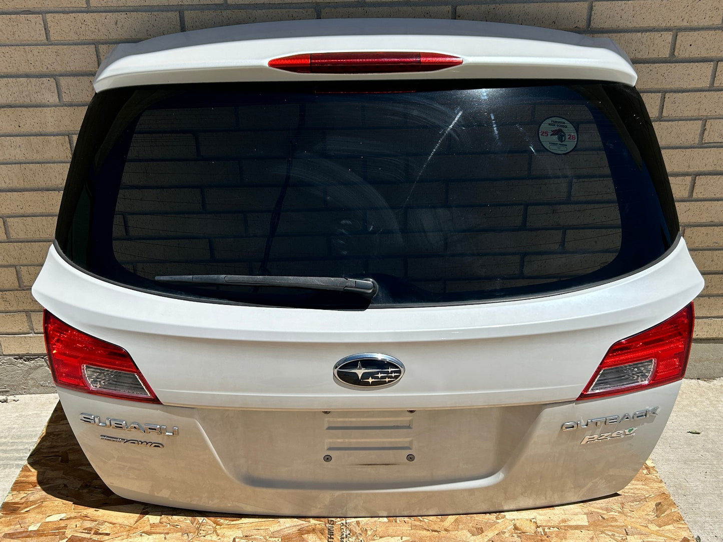 10-14 Subaru Outback Liftgate With Camera Complete Satin White Pearl 37J OEM