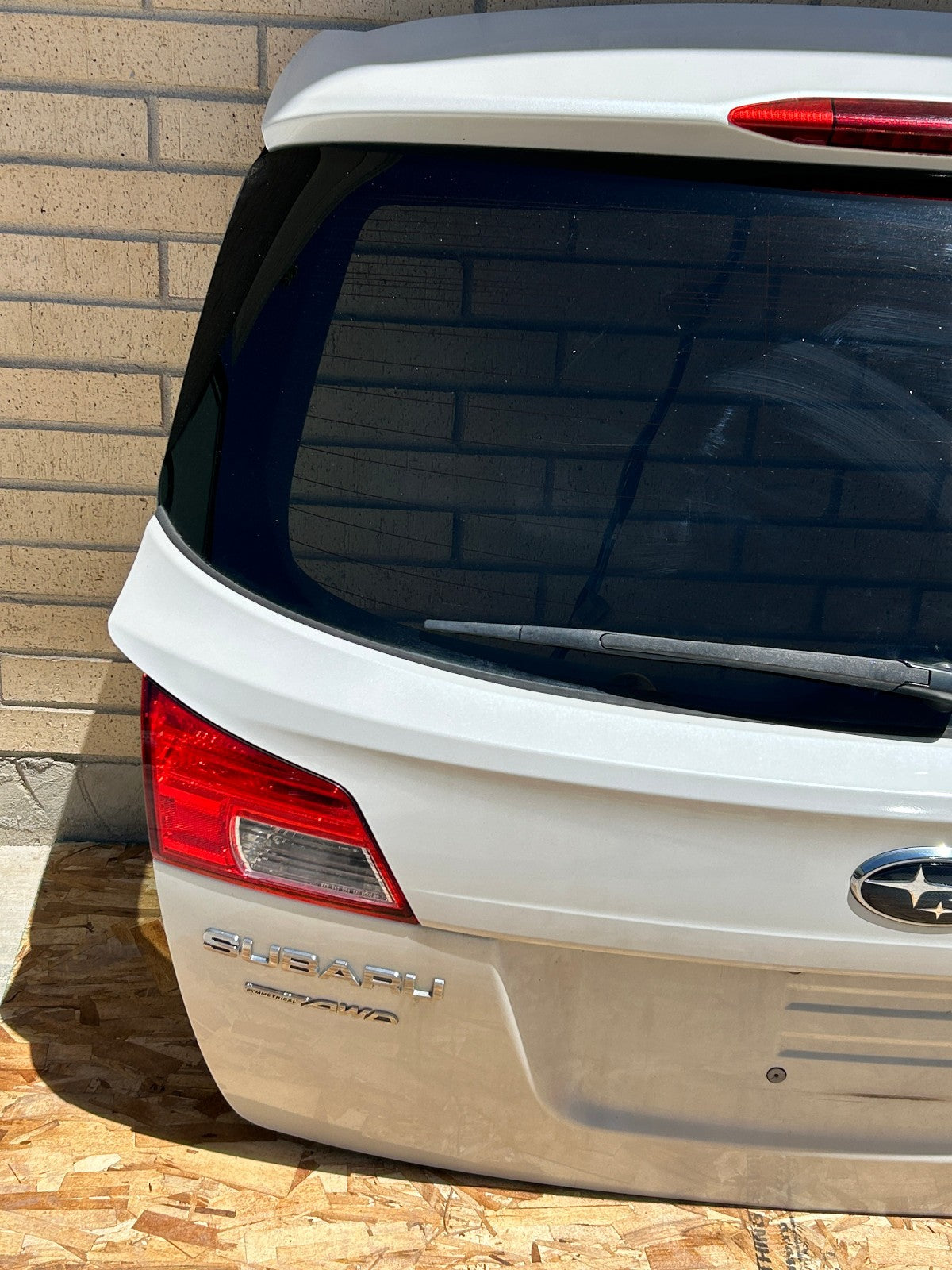 10-14 Subaru Outback Liftgate With Camera Complete Satin White Pearl 37J OEM